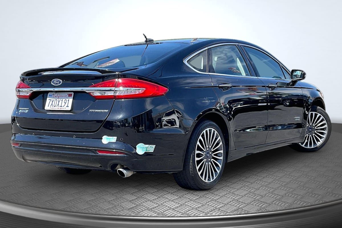 Used 2017 Ford Fusion Energi Titanium FWD image 13