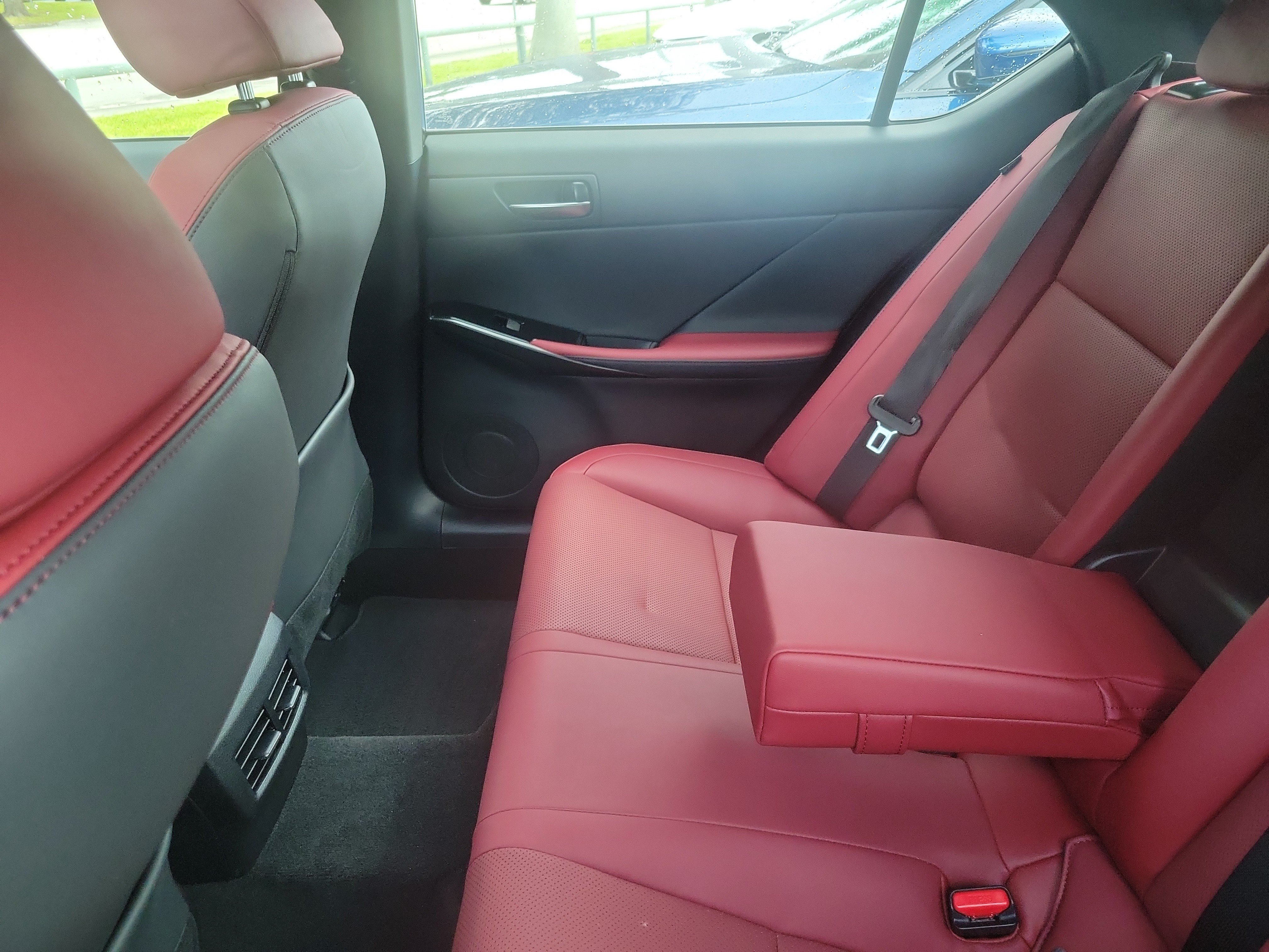 Used 2025 Lexus IS 300 w/ Comfort Package RWD image 9