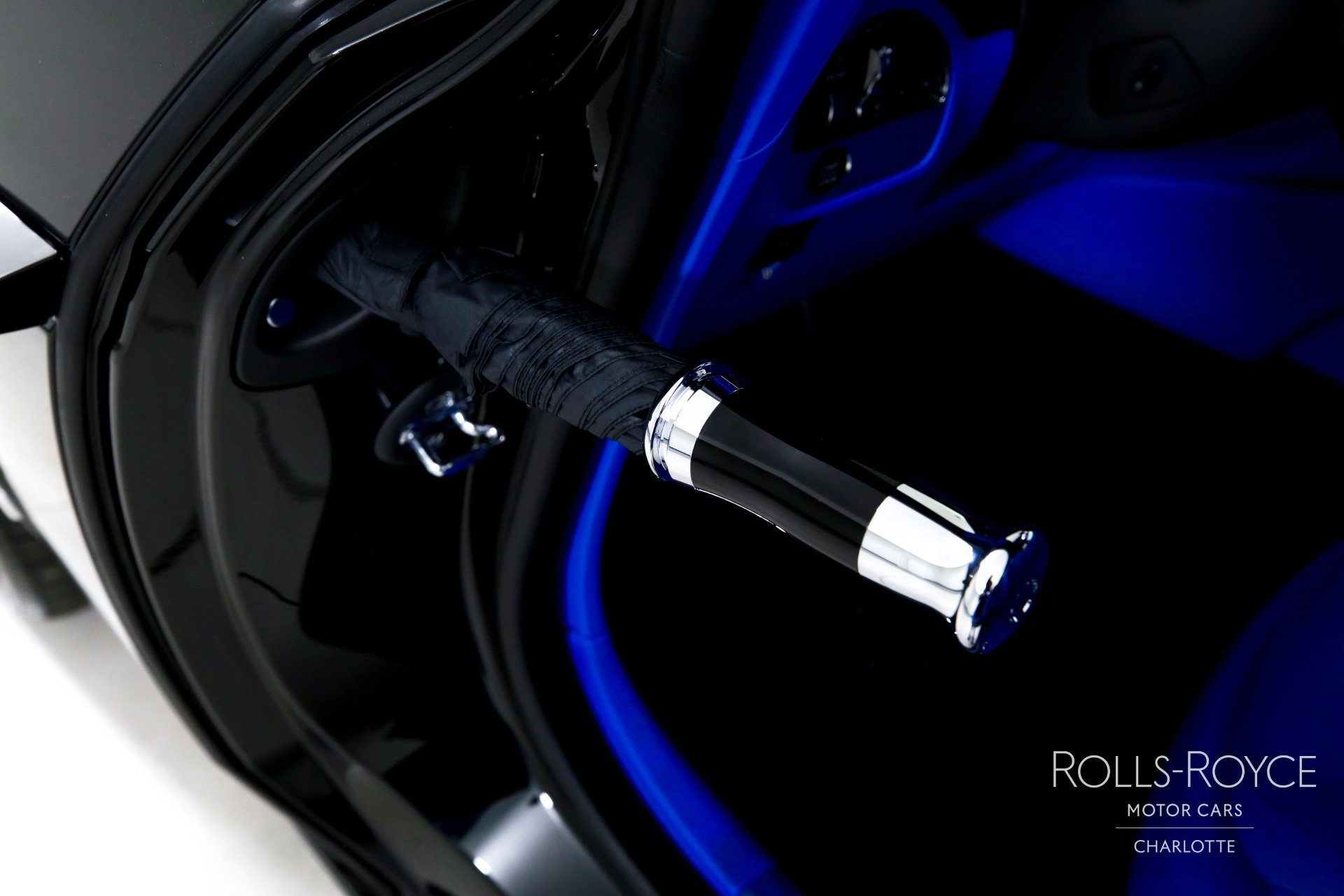 New 2025 Rolls-Royce Spectre Black Badge w/ Spectre Enhancement Package image 17