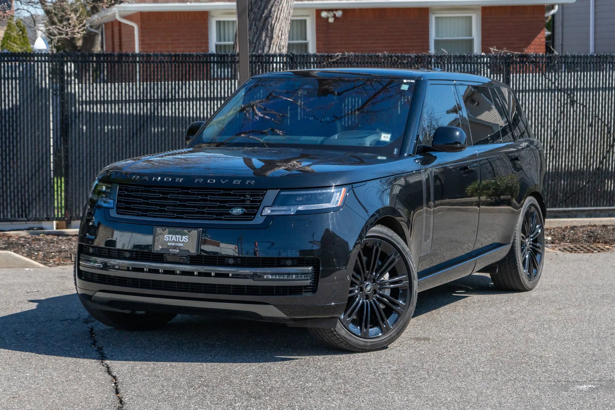 Used 2023 Land Rover Range Rover Long Wheelbase SE AWD/4WD image 6