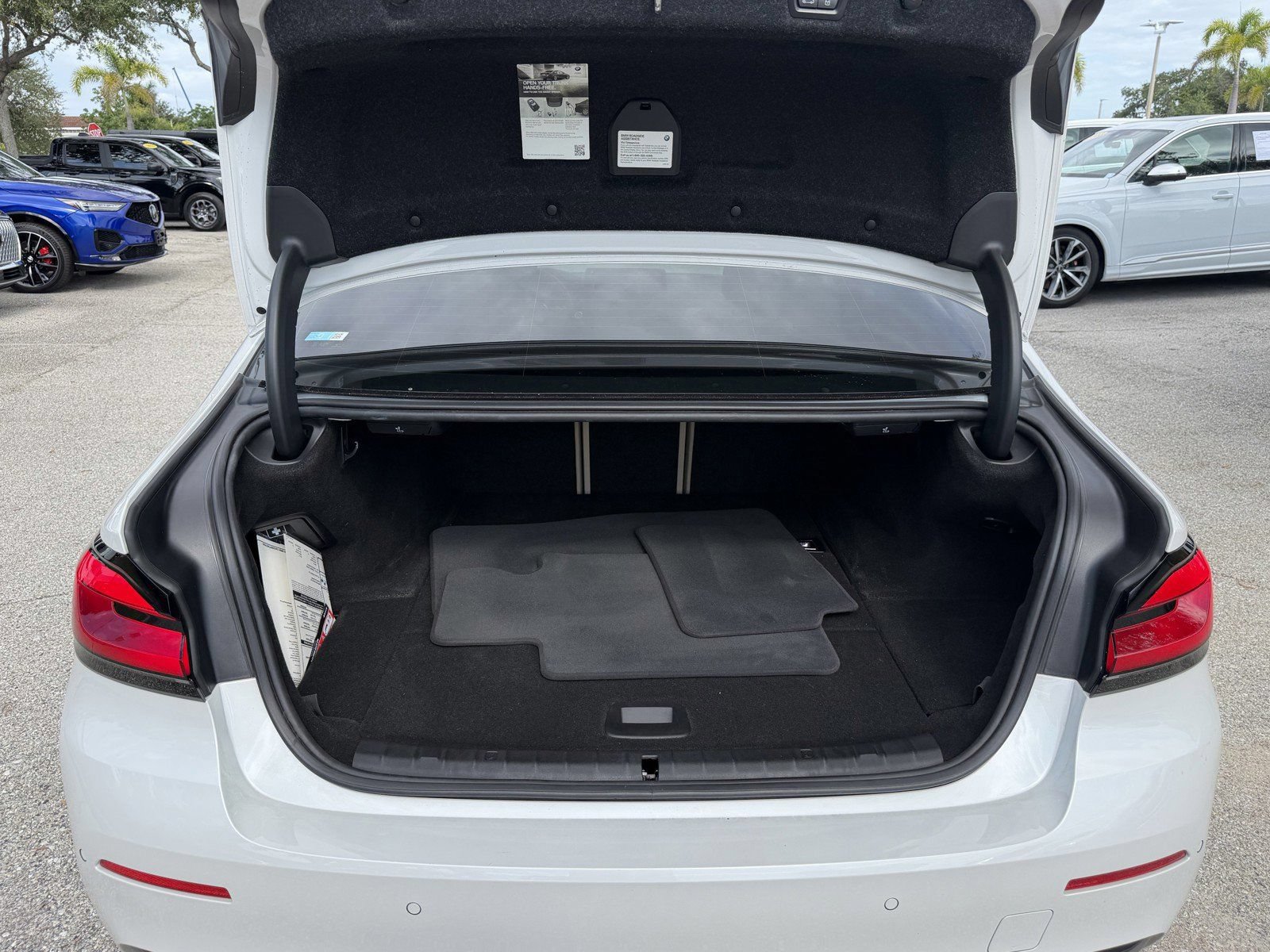 Certified 2023 BMW 530e w/ Premium Package RWD image 11