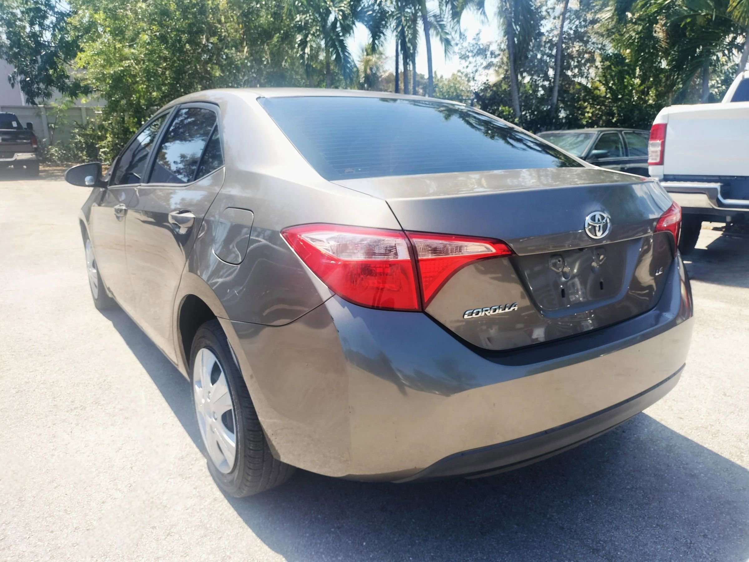 Used 2017 Toyota Corolla LE image 5
