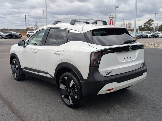 New 2026 Nissan Kicks SR w/ Cold Weather Package FWD image 5