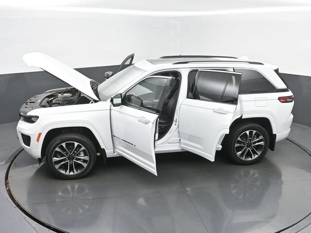 Used 2023 Jeep Grand Cherokee Overland AWD/4WD image 63