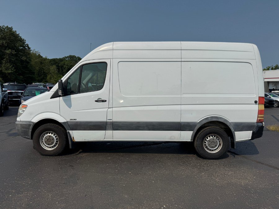 Used 2010 Mercedes-Benz Sprinter 2500 image 2