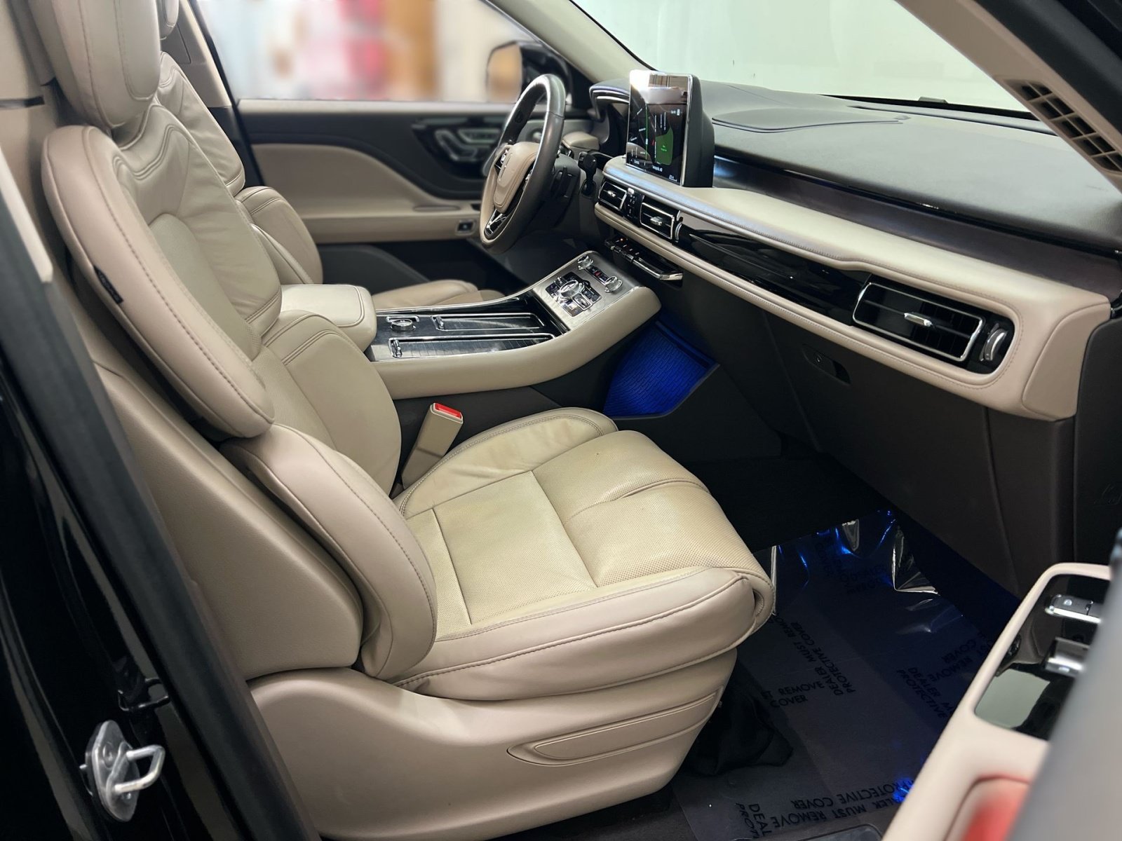 Used 2023 Lincoln Aviator Reserve w/ Equipment Group 201A AWD/4WD image 27