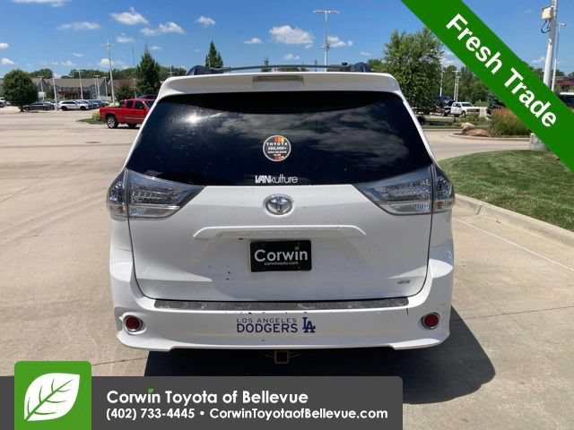 Used 2015 Toyota Sienna SE w/ SE Preferred Package FWD image 5