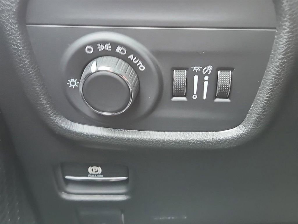 New 2025 Jeep Grand Cherokee L Altitude image 7