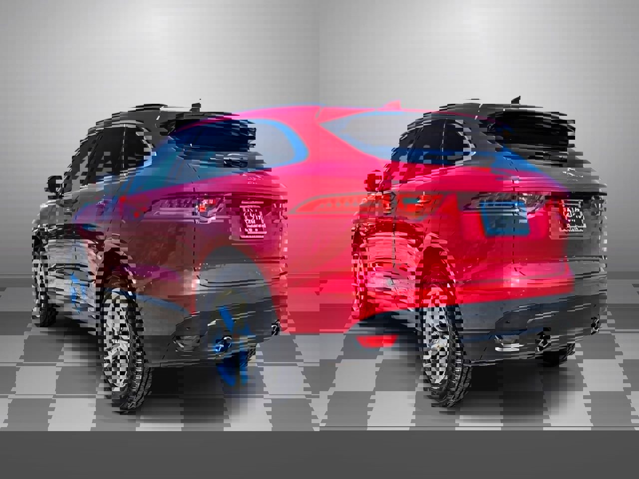 Used 2019 Jaguar F-PACE Premium image 4