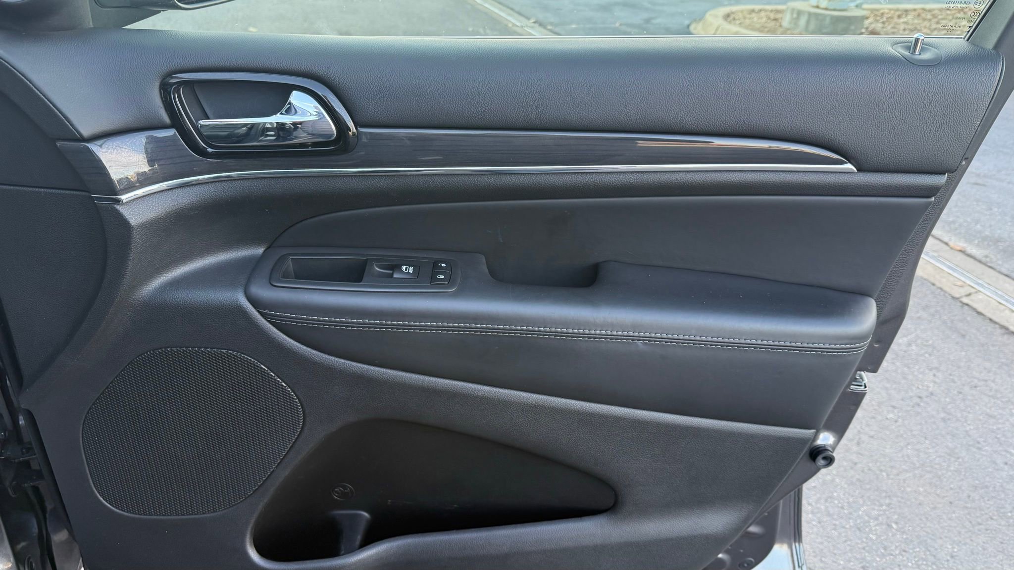 Used 2019 Jeep Grand Cherokee Overland image 18