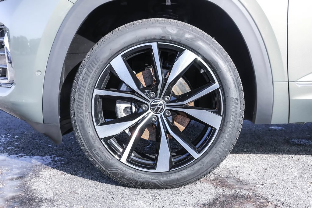 Used 2026 Volkswagen Atlas SEL Premium R-Line AWD/4WD image 16