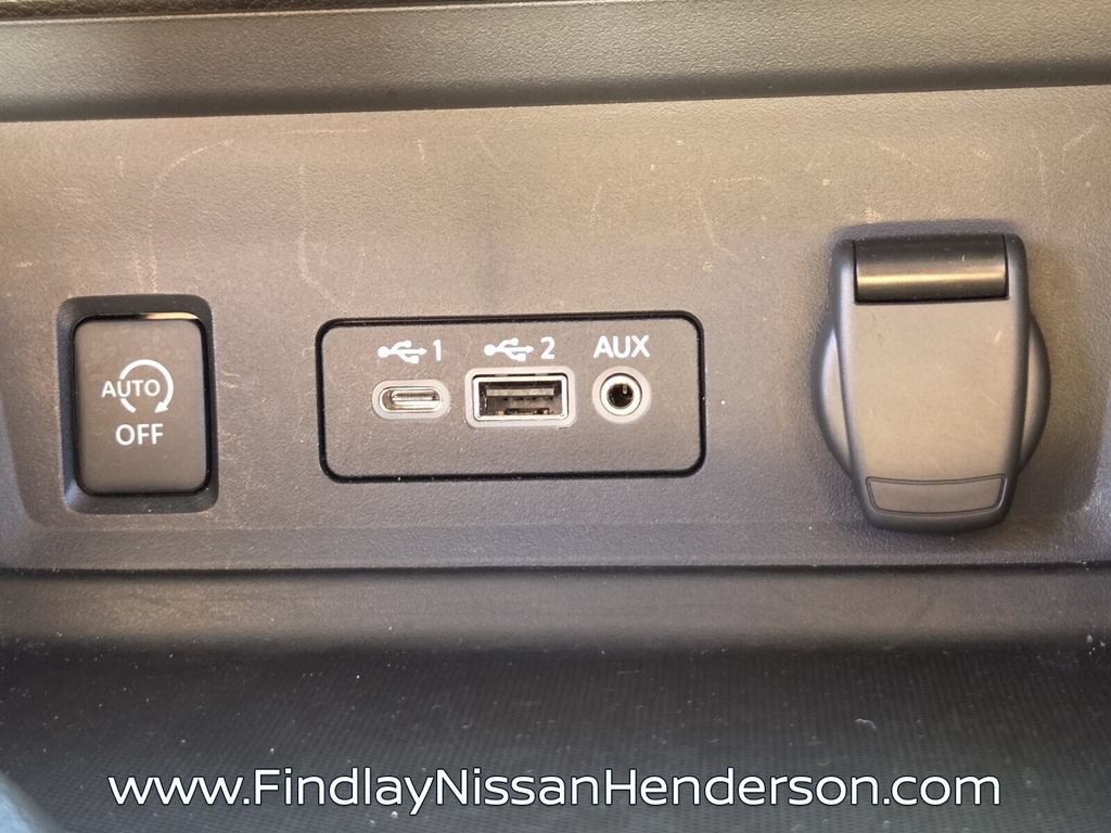 Used 2025 Nissan Sentra SV w/ SV Premium Package FWD image 29