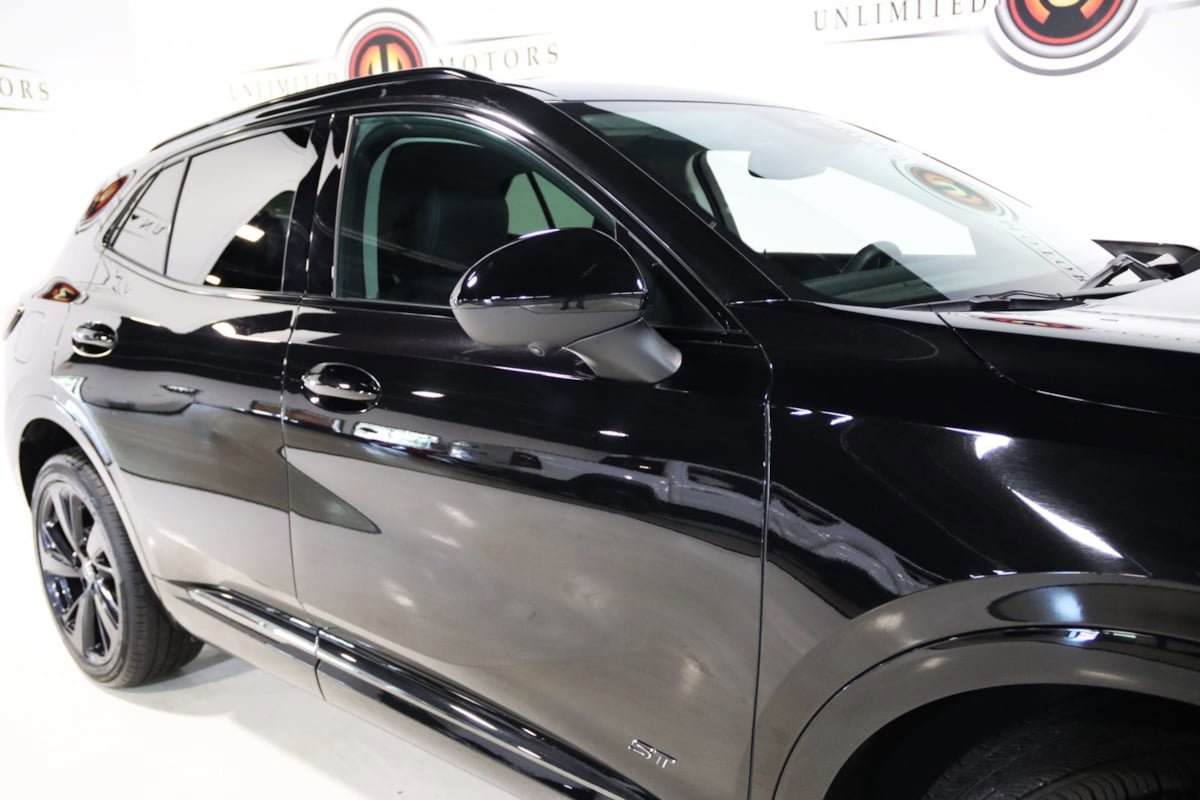 Used 2025 Buick Envision Sport Touring AWD/4WD image 9