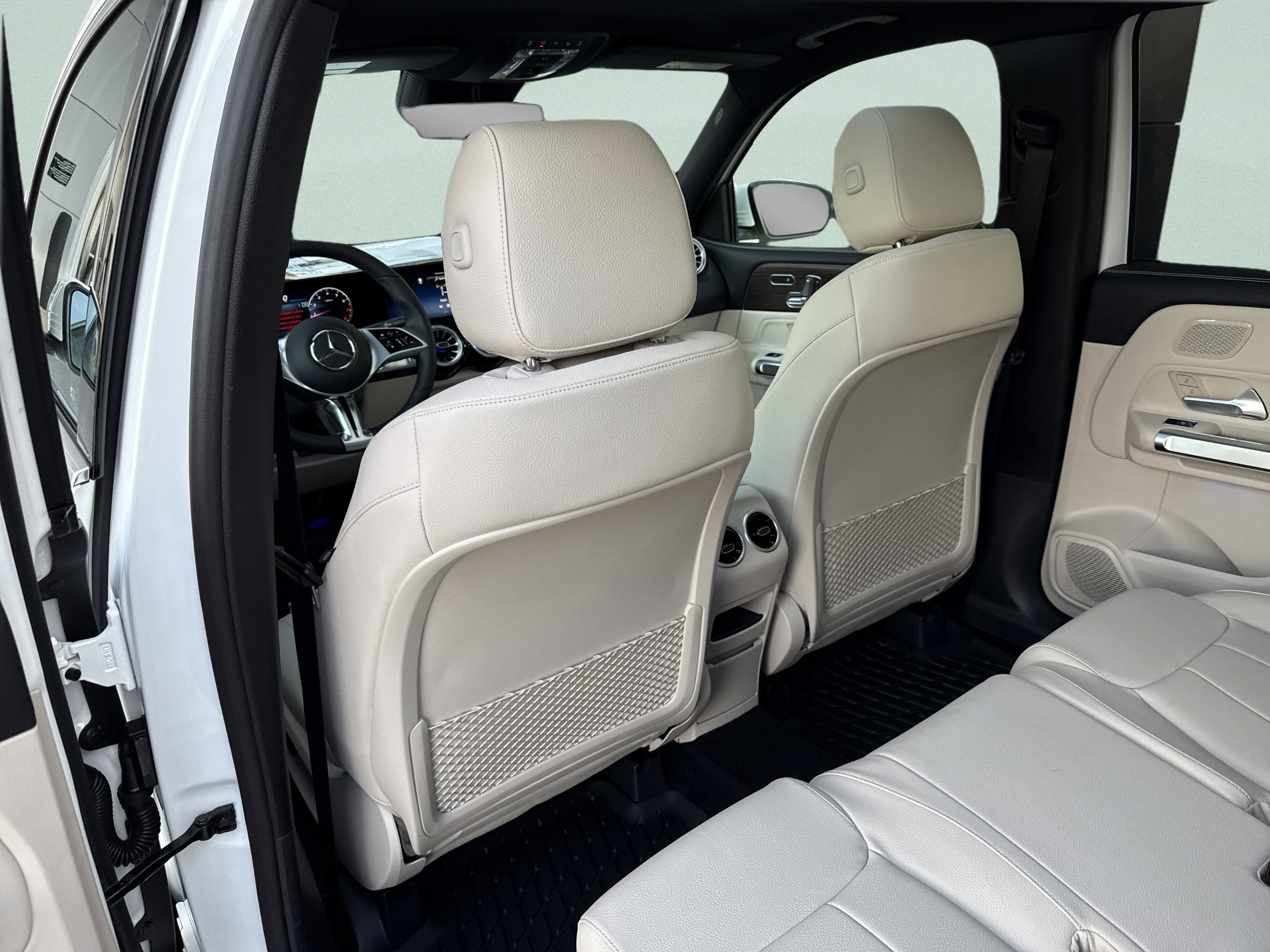New 2026 Mercedes-Benz GLB 250 image 28