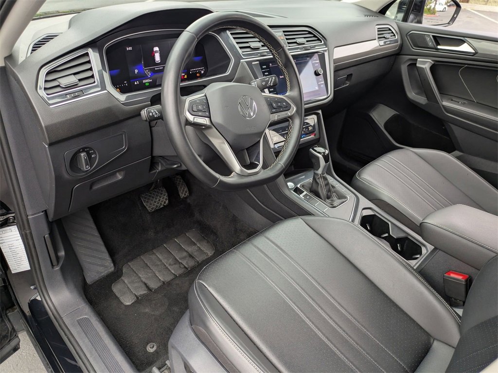Used 2024 Volkswagen Tiguan SE image 17