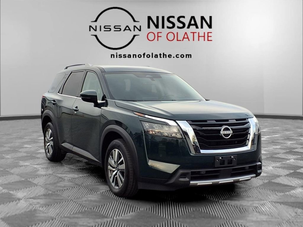 Certified 2025 Nissan Pathfinder SL image 29