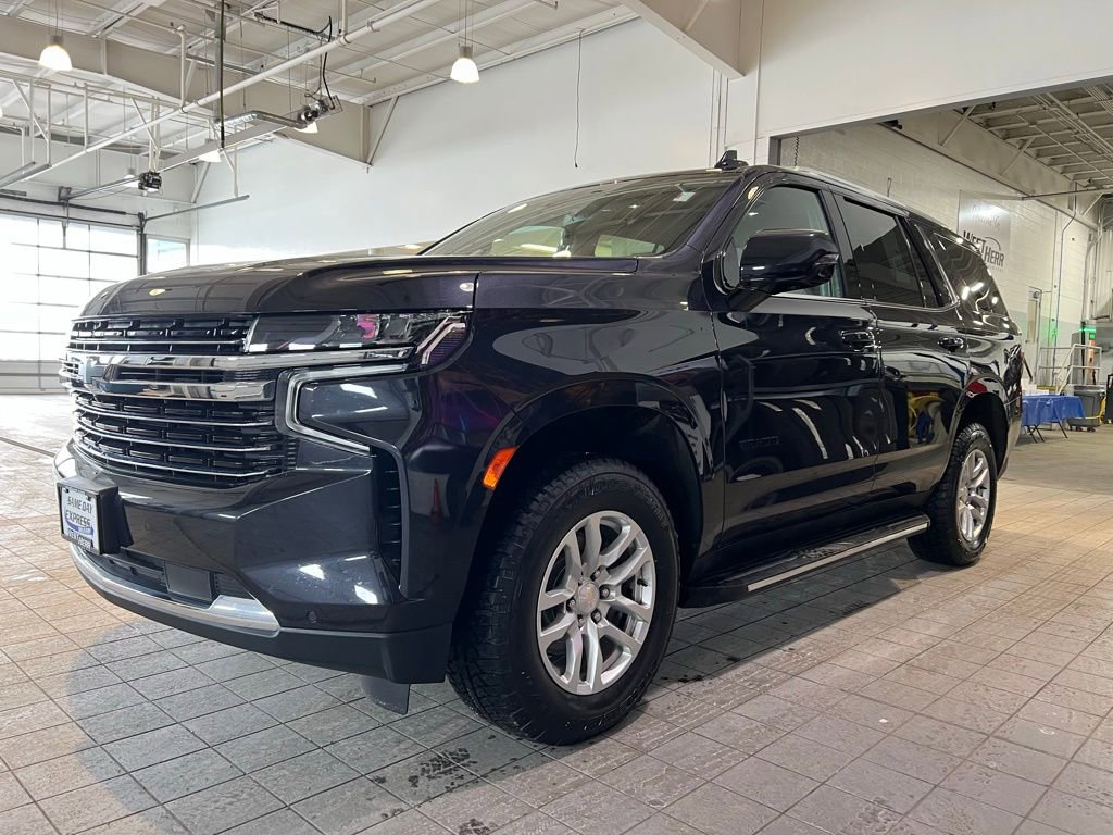 Used 2022 Chevrolet Tahoe LT w/ Luxury Package AWD/4WD image 4