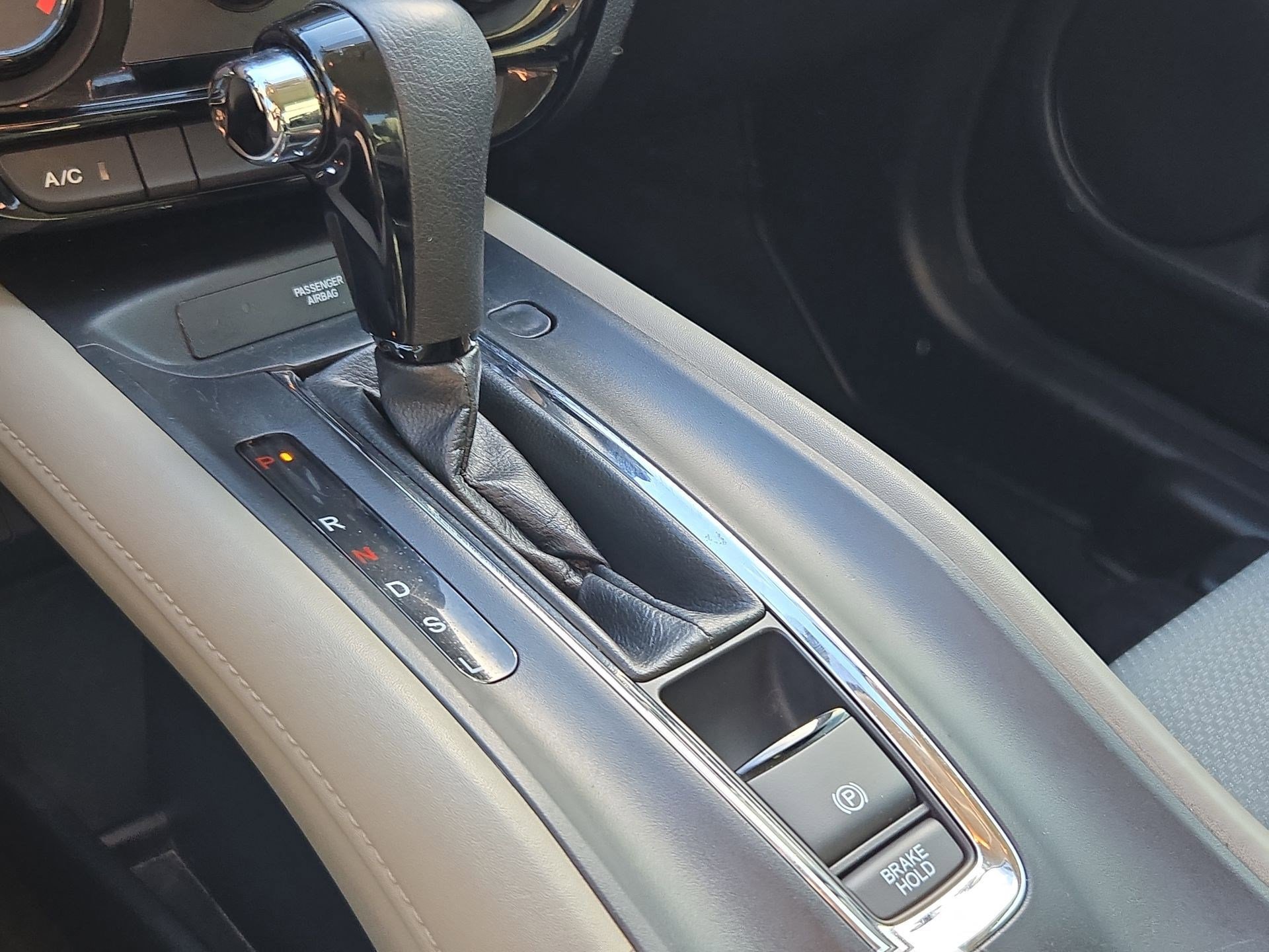 Used 2022 Honda HR-V LX image 24