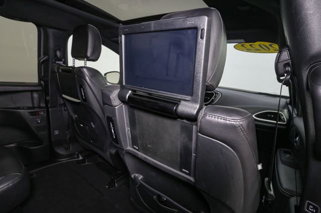 Used 2022 Chrysler Pacifica Touring-L w/ Uconnect Theater Family Group AWD/4WD image 23
