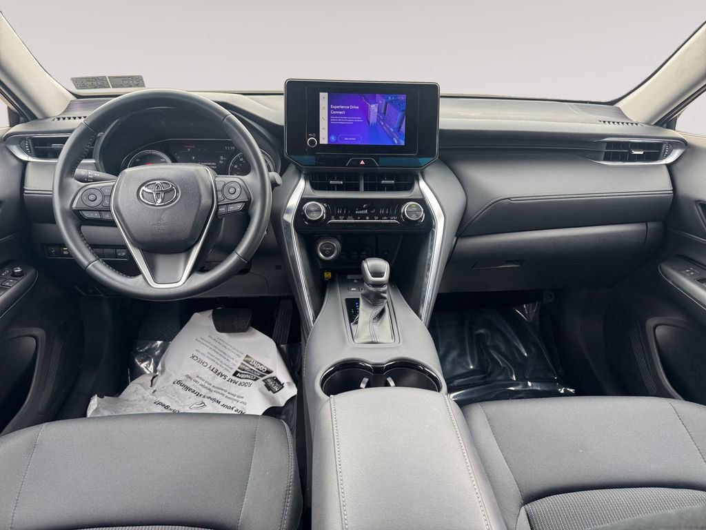 Used 2024 Toyota Venza LE image 10
