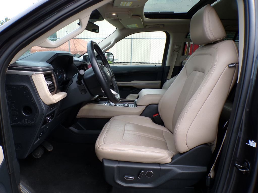 Used 2024 Ford Expedition Limited AWD/4WD image 10