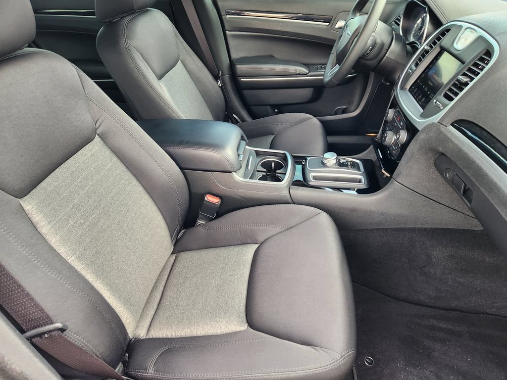 Used 2023 Chrysler 300 Touring w/ Sport Appearance Package RWD image 14
