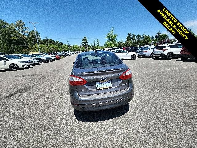 Used 2014 Ford Fiesta SE w/ Equipment Group 201A FWD image 12