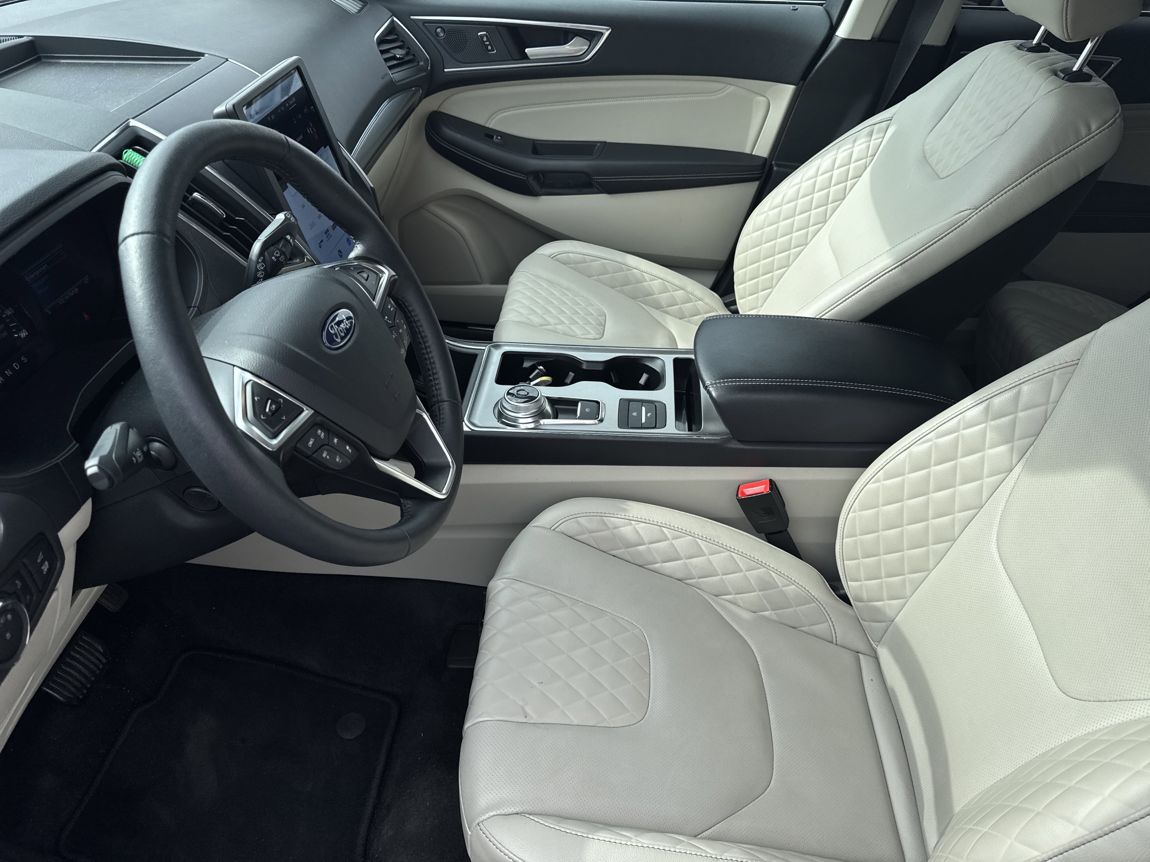 Certified 2024 Ford Edge Titanium w/ Equipment Group 301A image 9