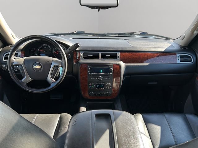Used 2012 Chevrolet Suburban LT image 16