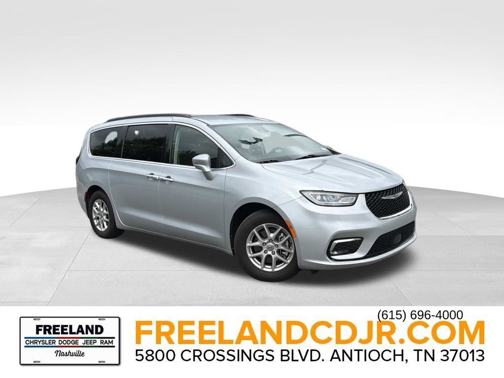 Used 2022 Chrysler Pacifica Touring-L FWD image 1