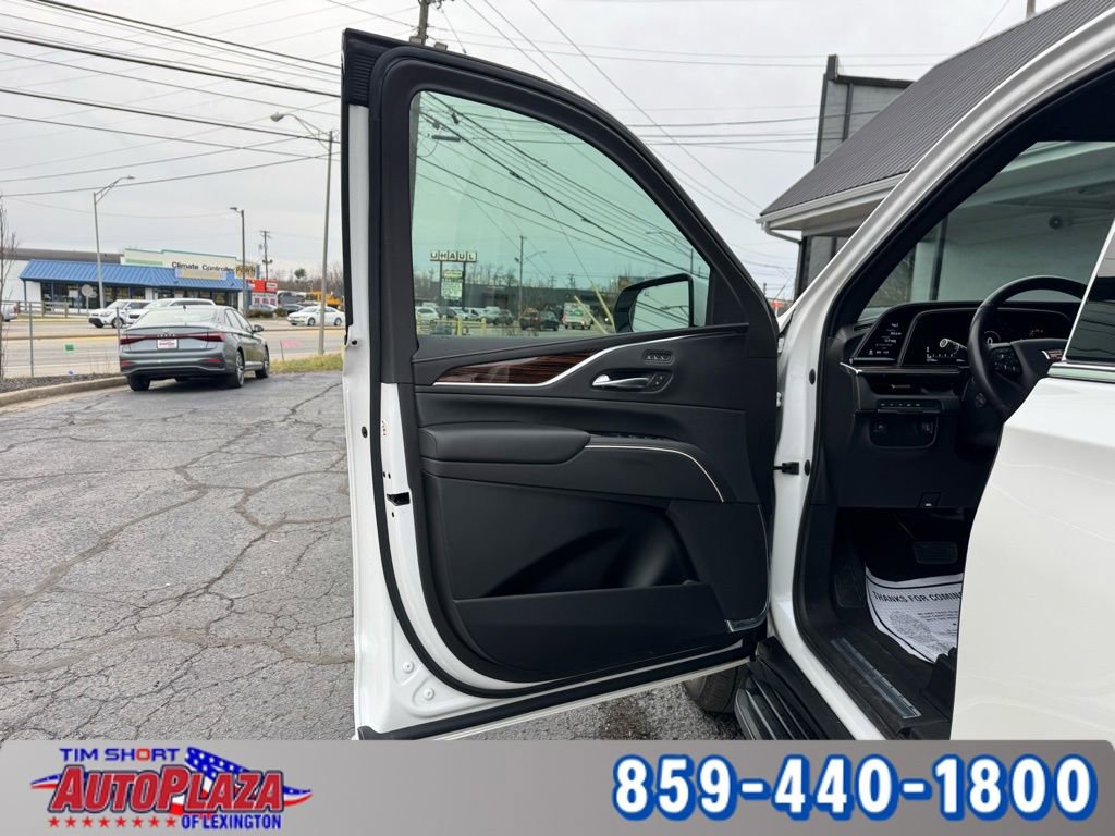 Used 2021 Cadillac Escalade ESV Premium Luxury image 54