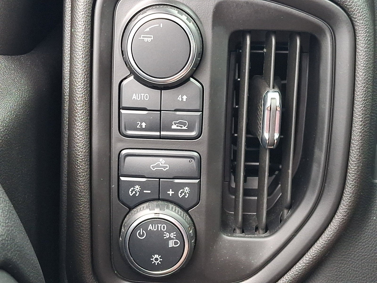 Used 2024 Chevrolet Silverado 1500 Custom AWD/4WD image 22