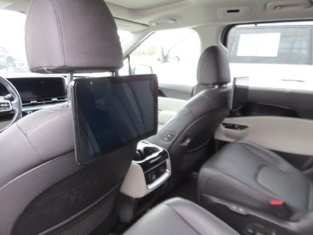 Used 2023 Kia Carnival SX Prestige FWD image 15