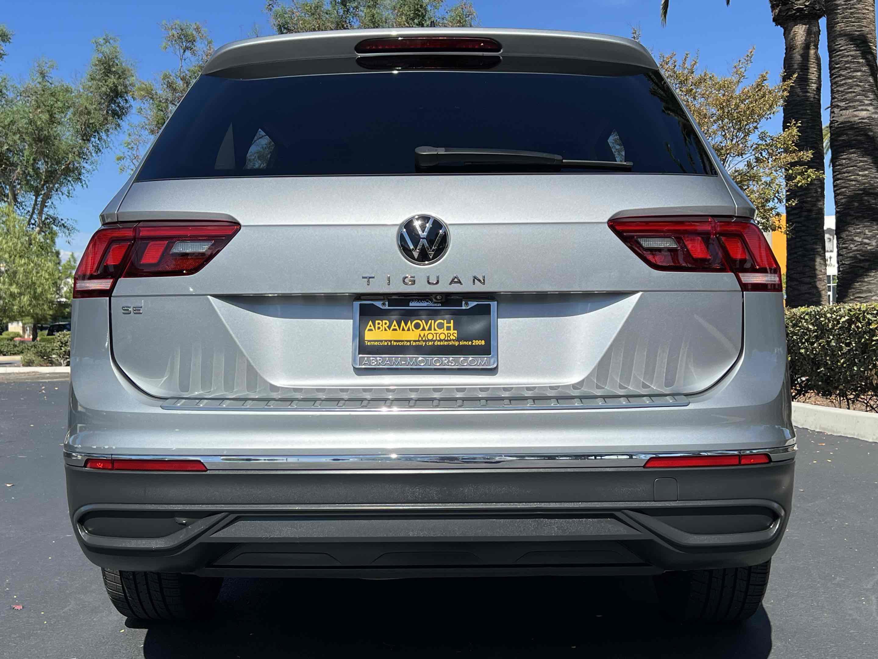 Used 2022 Volkswagen Tiguan SE image 55