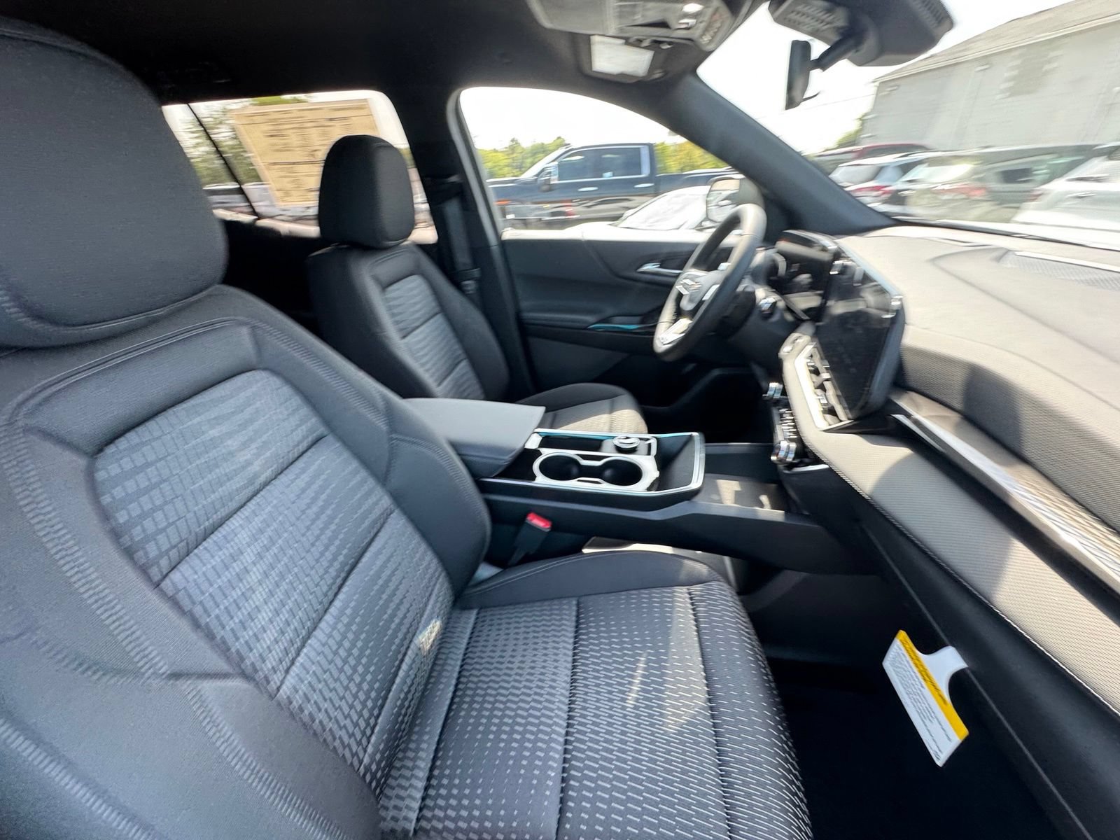 New 2027 Chevrolet Equinox LT FWD image 31