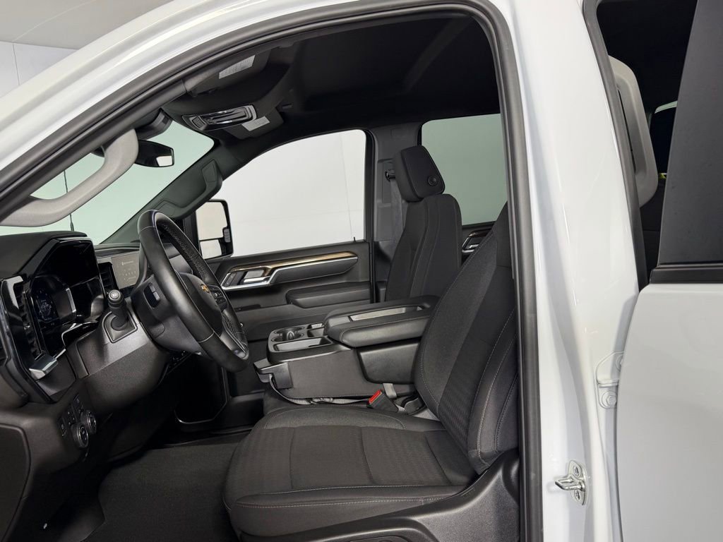 Used 2025 Chevrolet Silverado 2500 LT w/ Convenience Package image 24