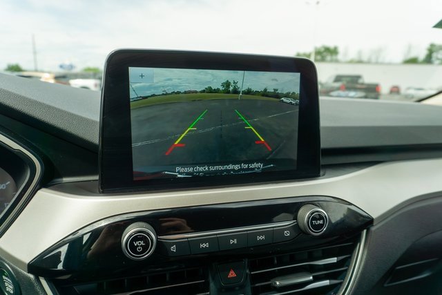 Used 2020 Ford Escape SE image 24