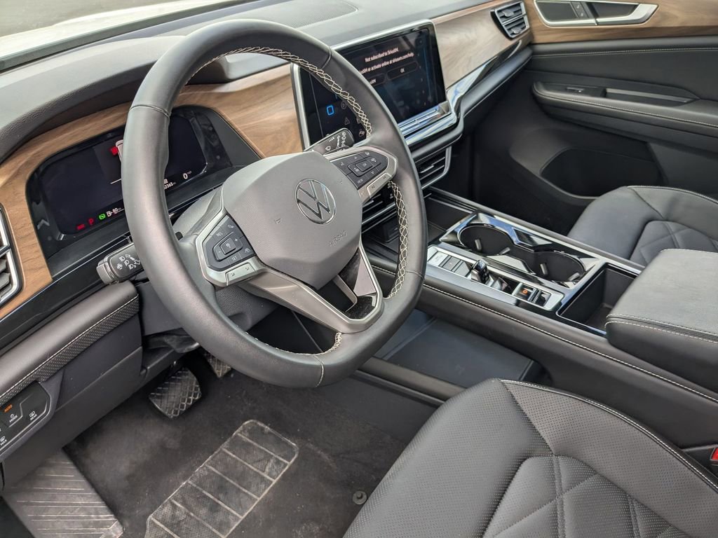 Used 2025 Volkswagen Atlas SE image 15
