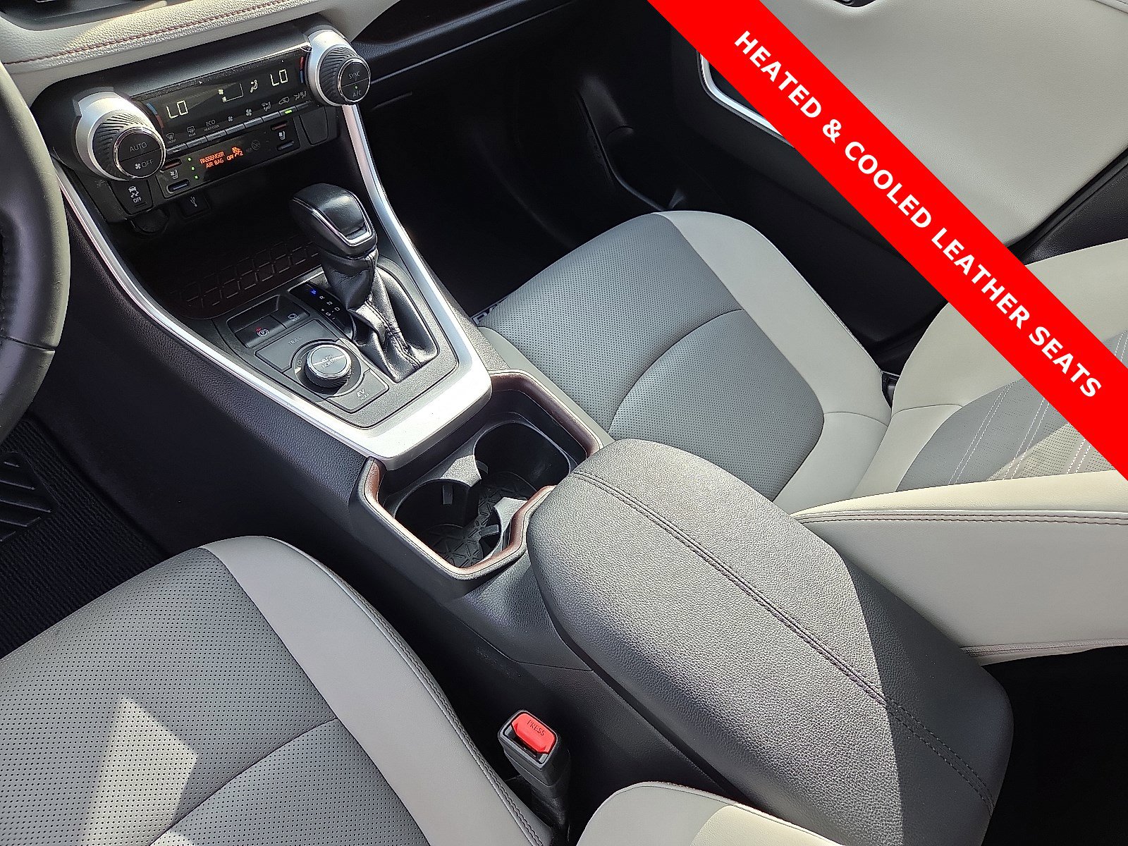 Used 2020 Toyota RAV4 Limited image 25