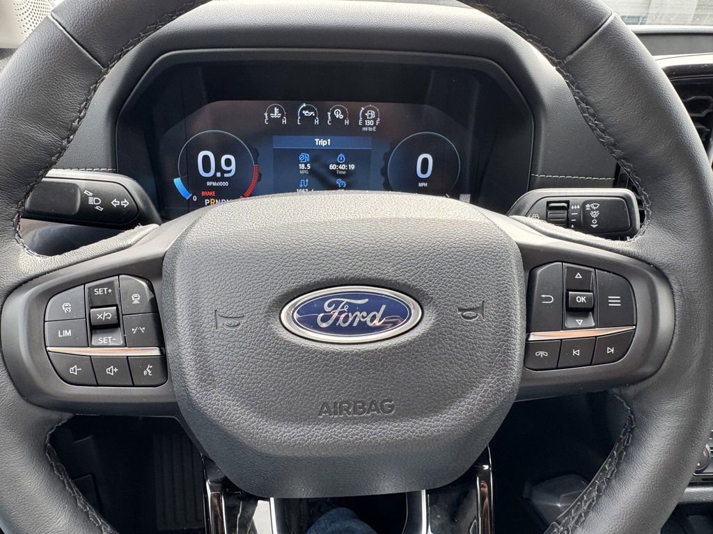 Used 2025 Ford Ranger Lariat w/ FX4 Off-Road Package image 26