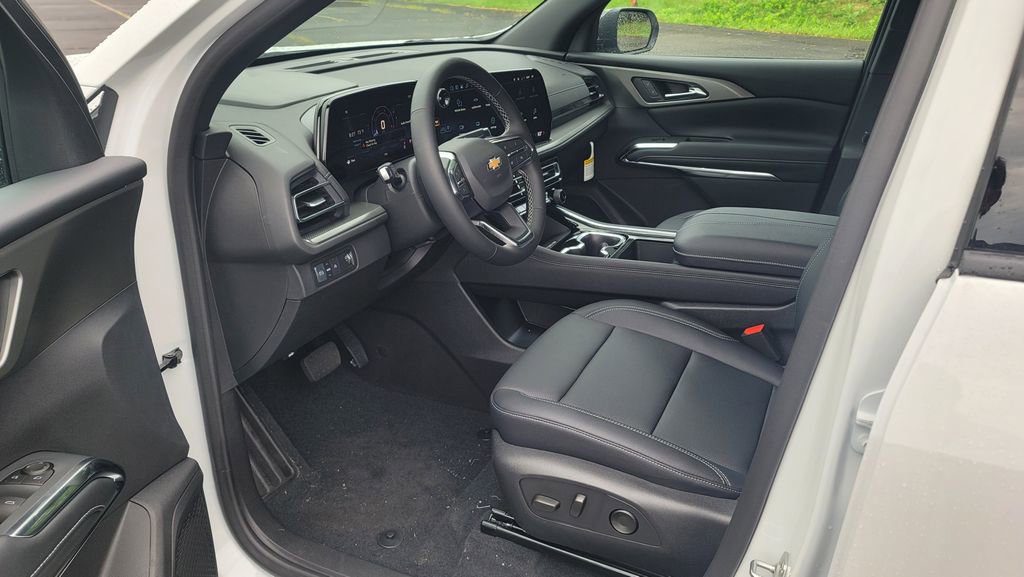 New 2026 Chevrolet Traverse LT w/ Driver Confidence Package image 18
