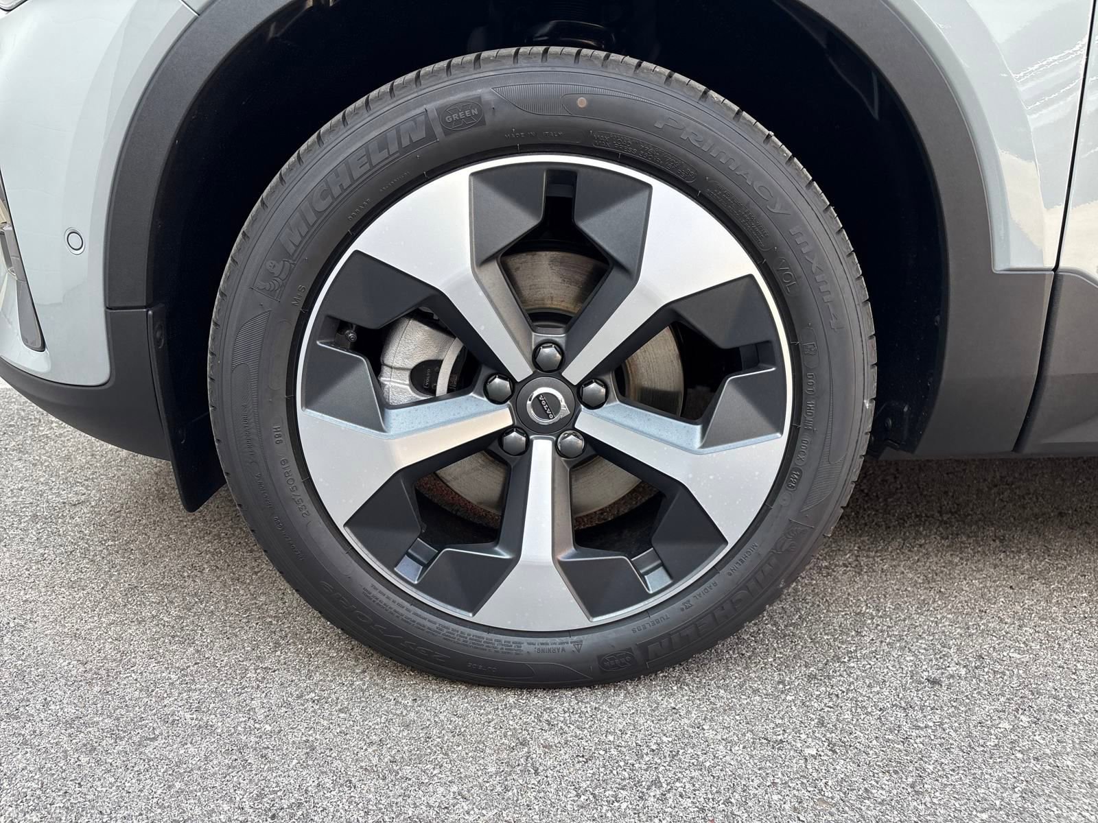 New 2026 Volvo XC40 B5 Plus w/ Protection Package Premier image 35