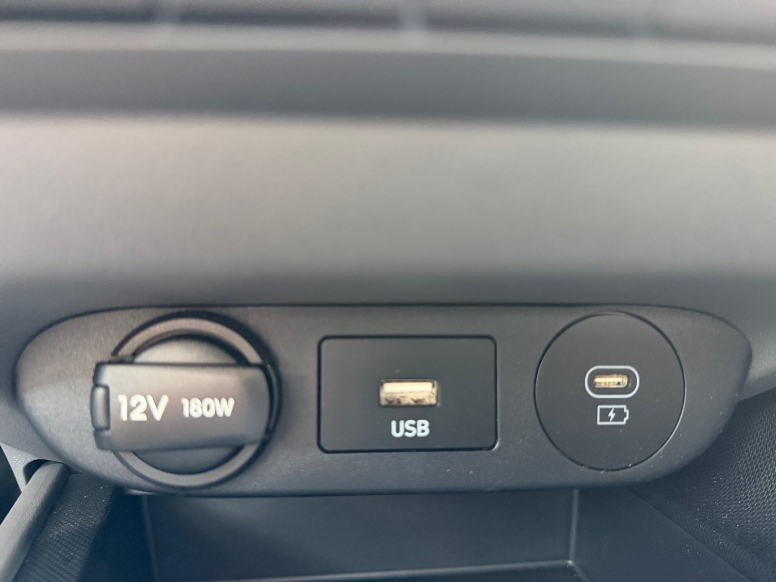 Used 2024 Hyundai Elantra SEL FWD image 31