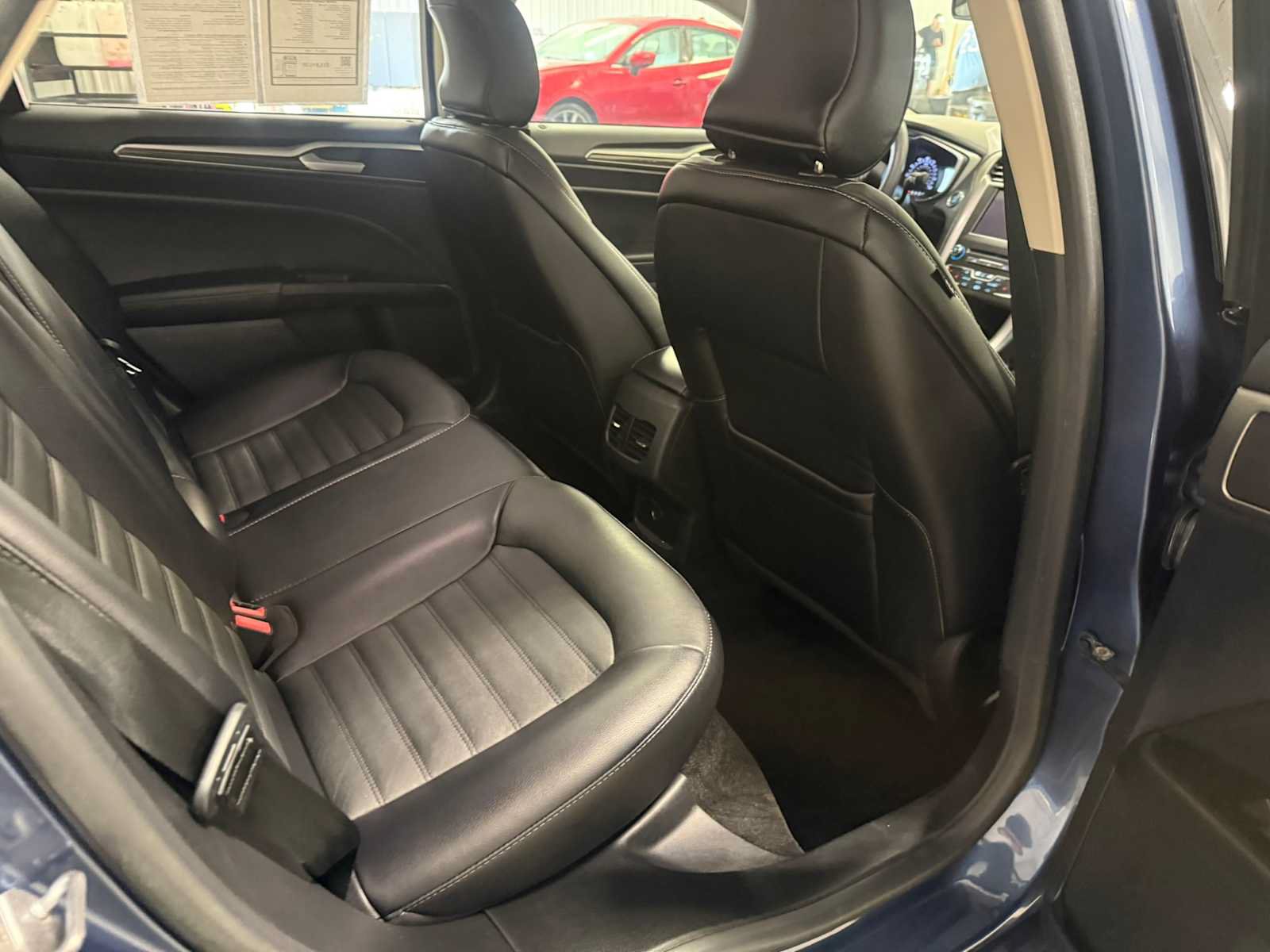 Used 2018 Ford Fusion SE w/ Fusion SE Technology Package FWD image 25