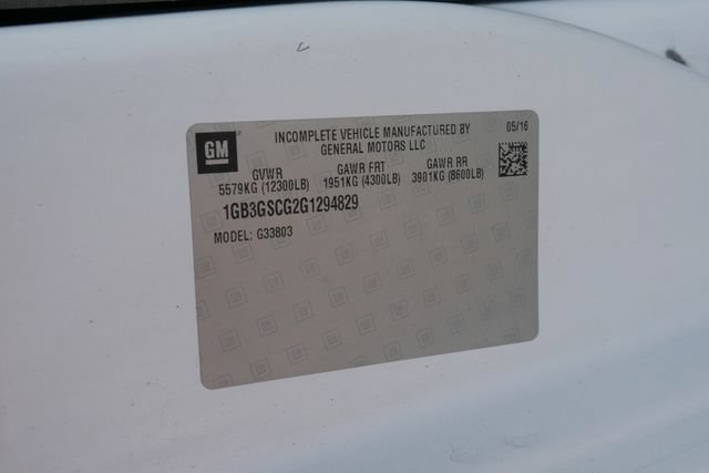 Used 2016 Chevrolet Express 3500 RWD image 18