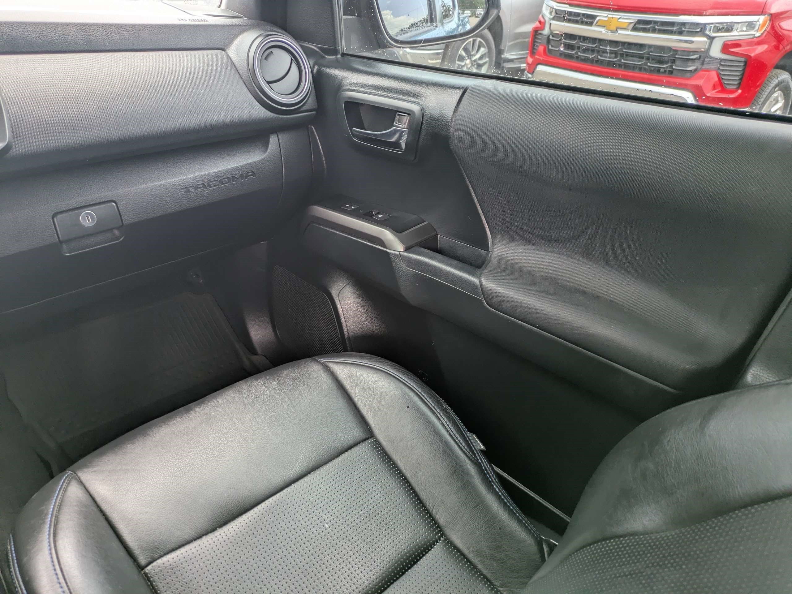 Used 2019 Toyota Tacoma TRD Sport RWD image 16
