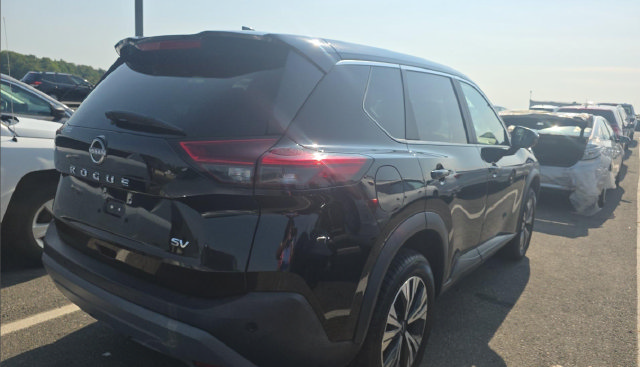 Used 2023 Nissan Rogue SV FWD image 4