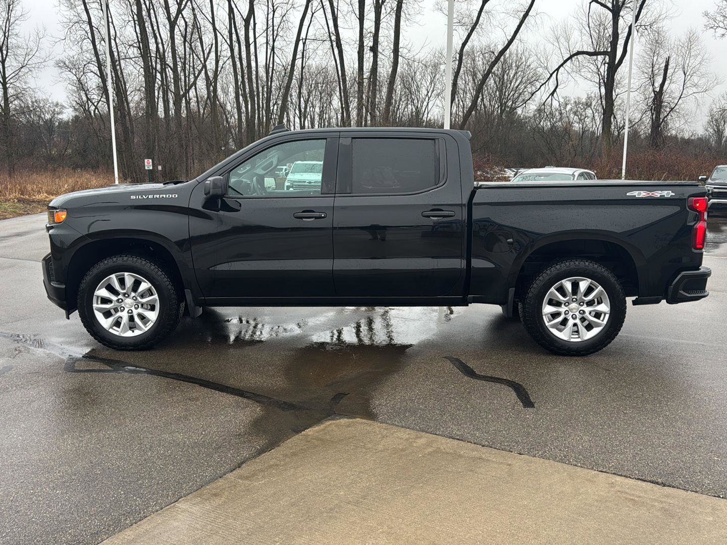 Used 2021 Chevrolet Silverado 1500 Custom image 2