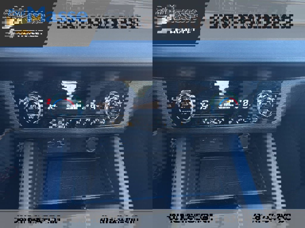 Used 2023 Mitsubishi Outlander SE image 17