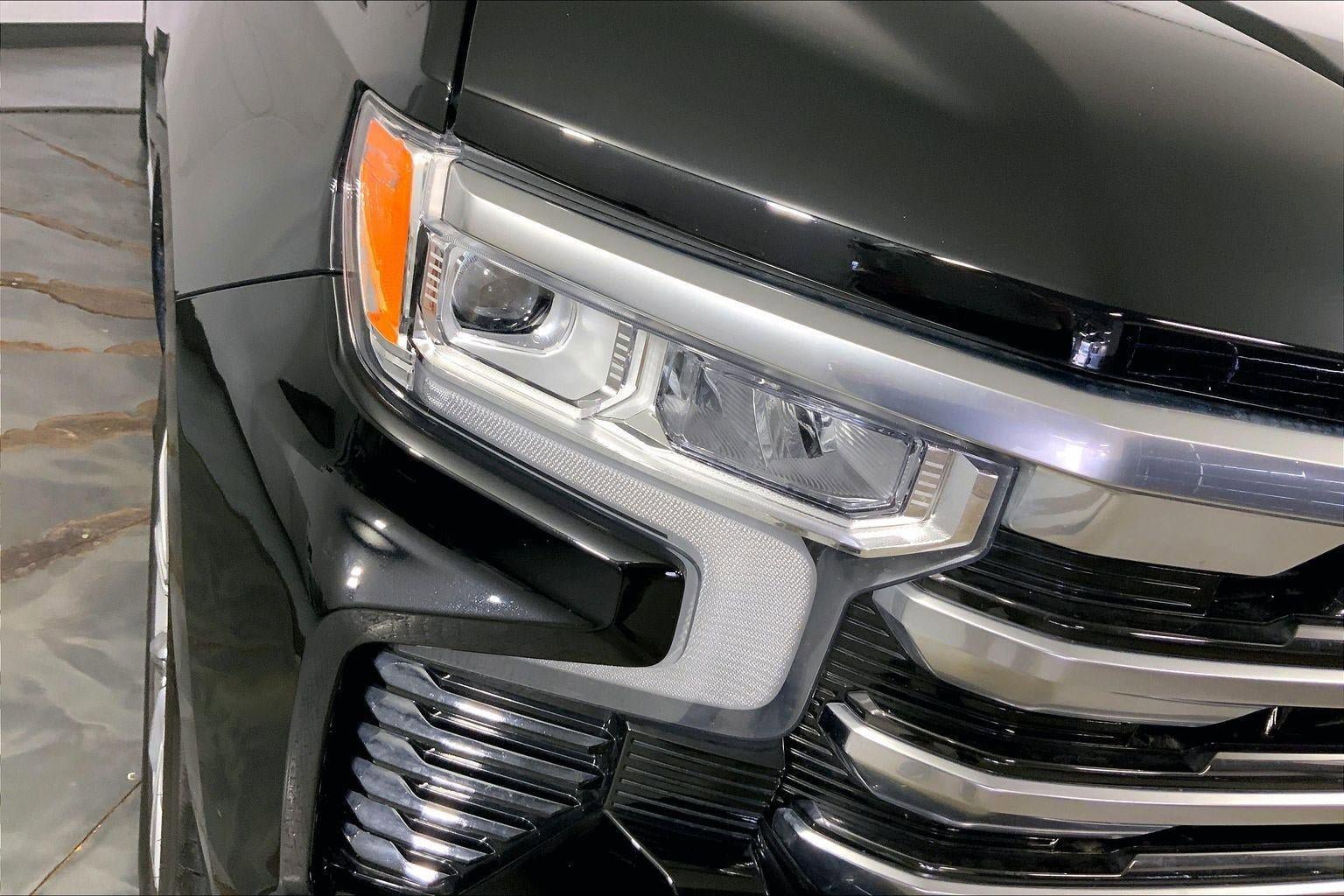 Used 2025 Chevrolet Silverado 1500 High Country w/ High Country Premium Package AWD/4WD image 26